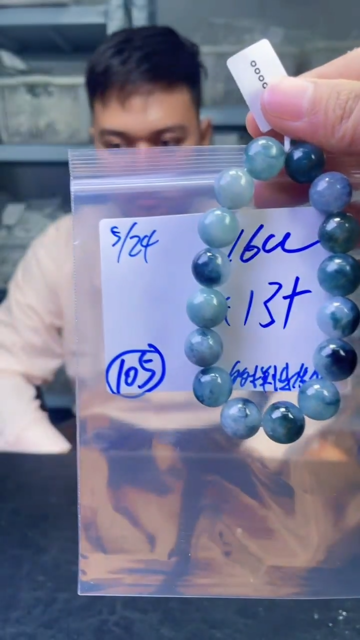 定制翡翠未镶嵌天然缅甸a货翡翠，多样性发货 只发其一