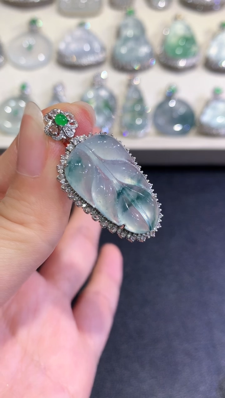 【闪购商品】翡翠颈饰18K金镶嵌B97   