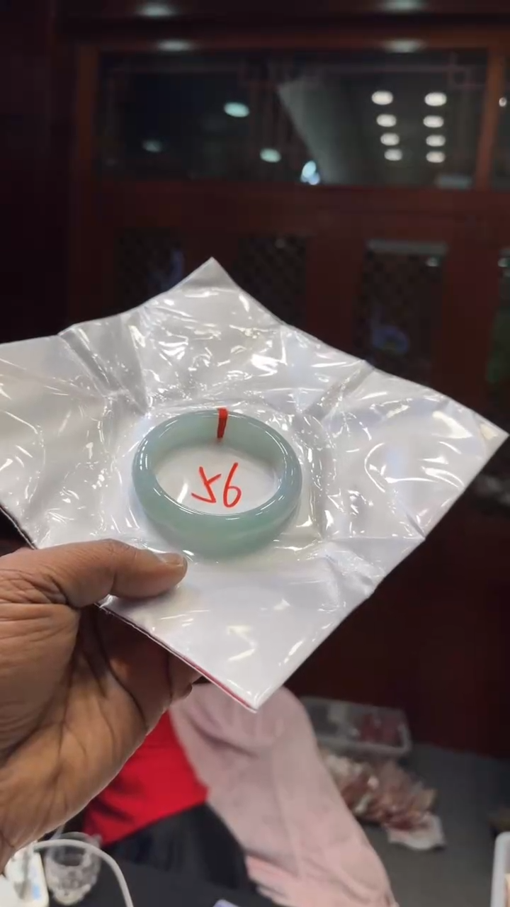 【闪购商品】翡翠手镯未镶嵌手镯