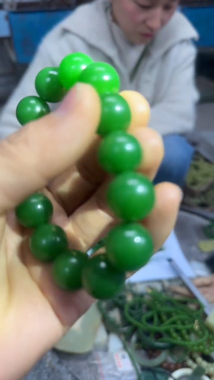 苹果绿卡16圆珠手串