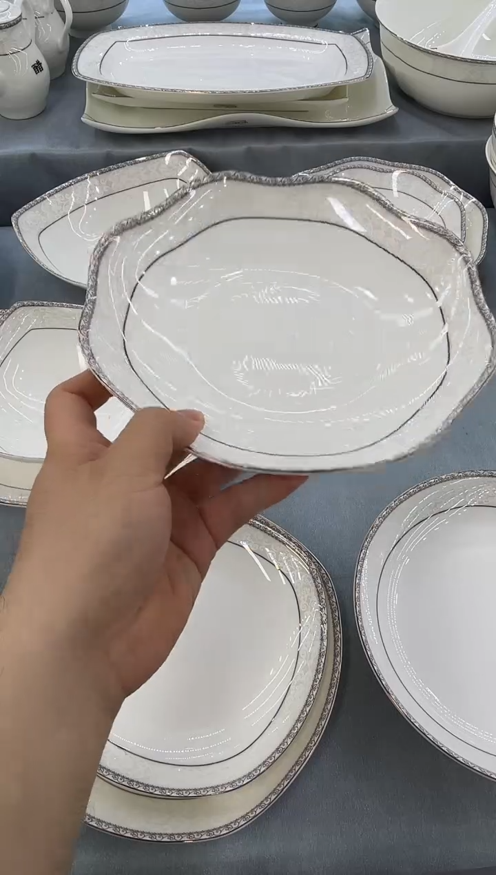 骨瓷玲珑8花2个 