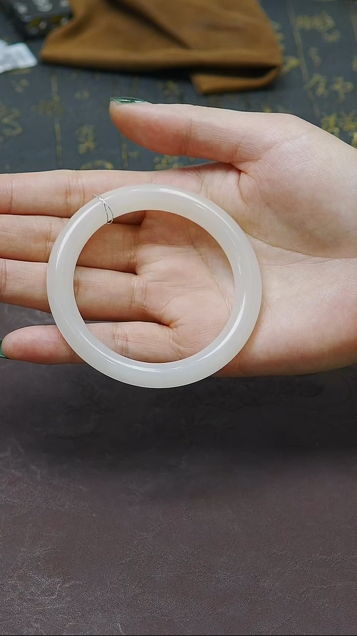 未镶嵌手镯和田玉54圈口 白玉手镯 