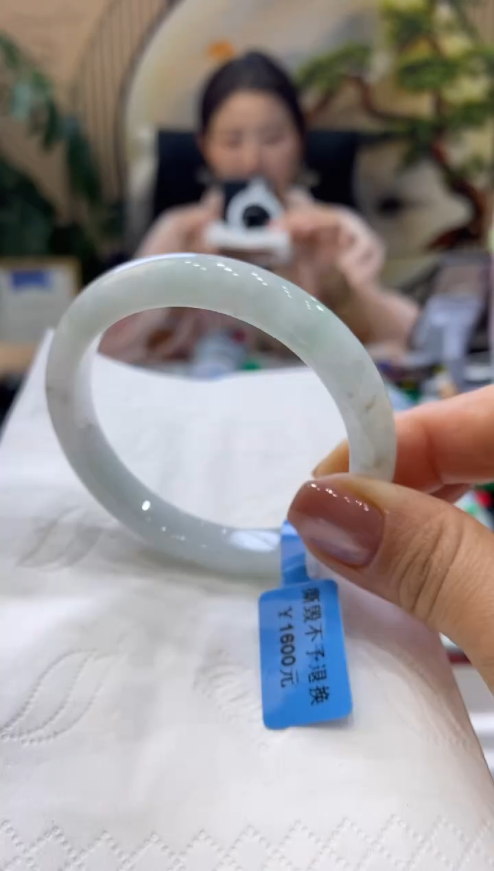 【闪购商品】翡翠手镯未镶嵌99903770