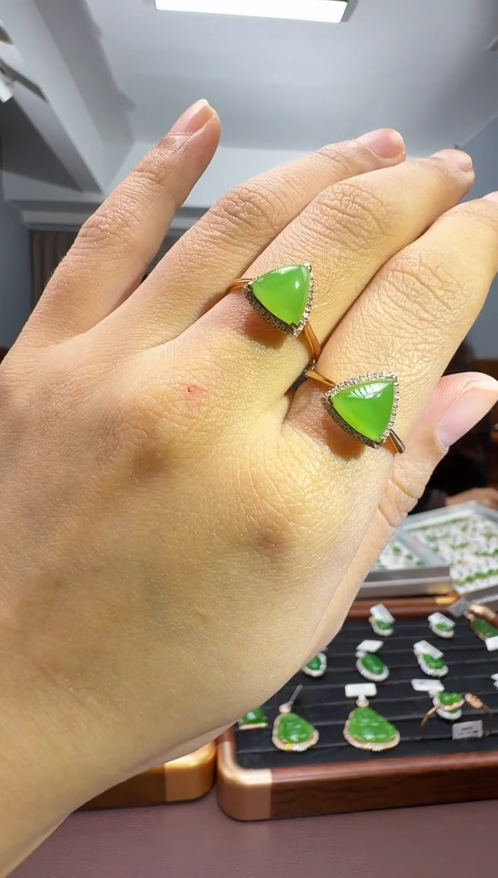 颈饰18K金镶嵌和田玉105-592-11.4多样性拍一发一