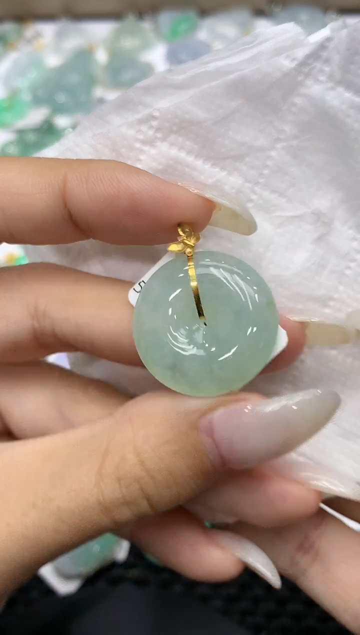 颈饰18K金镶嵌翡翠111111111111
