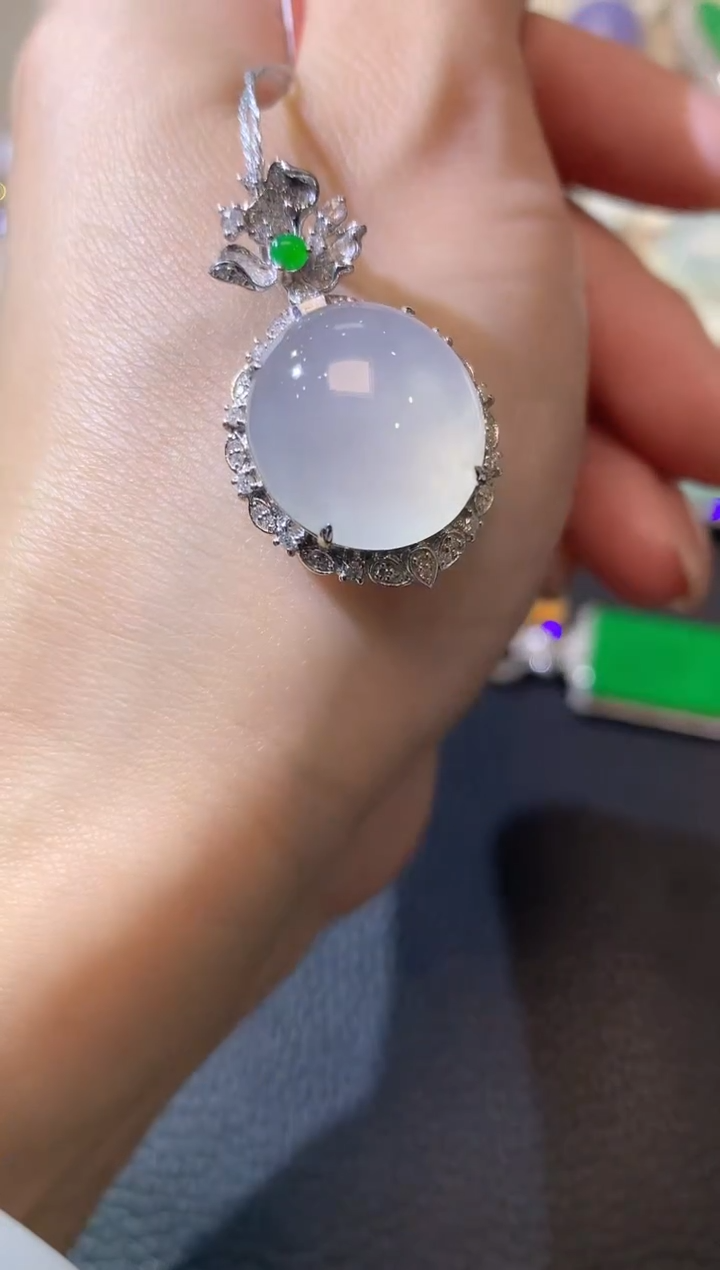 【闪购商品】翡翠吊坠(不含链)18K金镶嵌A17多样性发一件