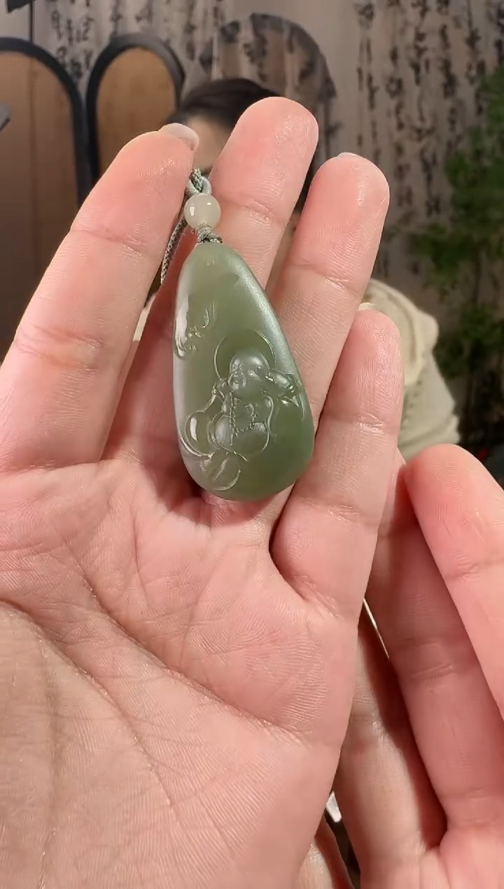 颈饰未镶嵌和田玉逍遥佛牌 p