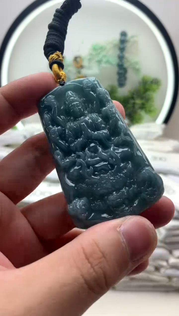 颈饰未镶嵌翡翠千手观音