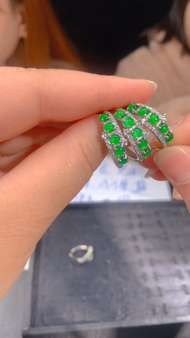 【闪购商品】定制翡翠未镶嵌26定制翡翠，多样性发货（发其一）