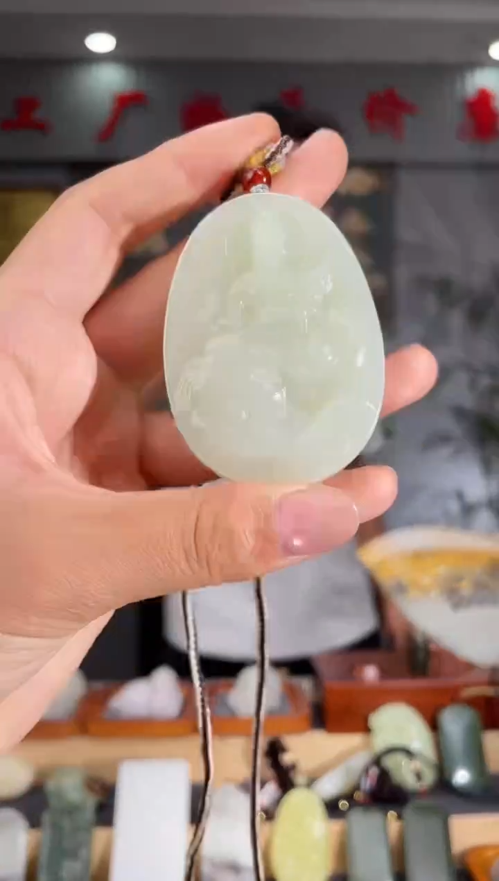 和田玉未镶嵌颈饰1