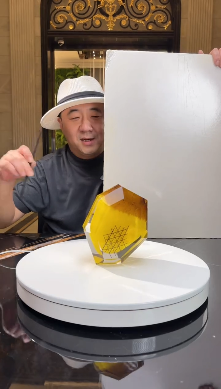 【闪购商品】摆件AJ05381治愈明黄香薰瓶