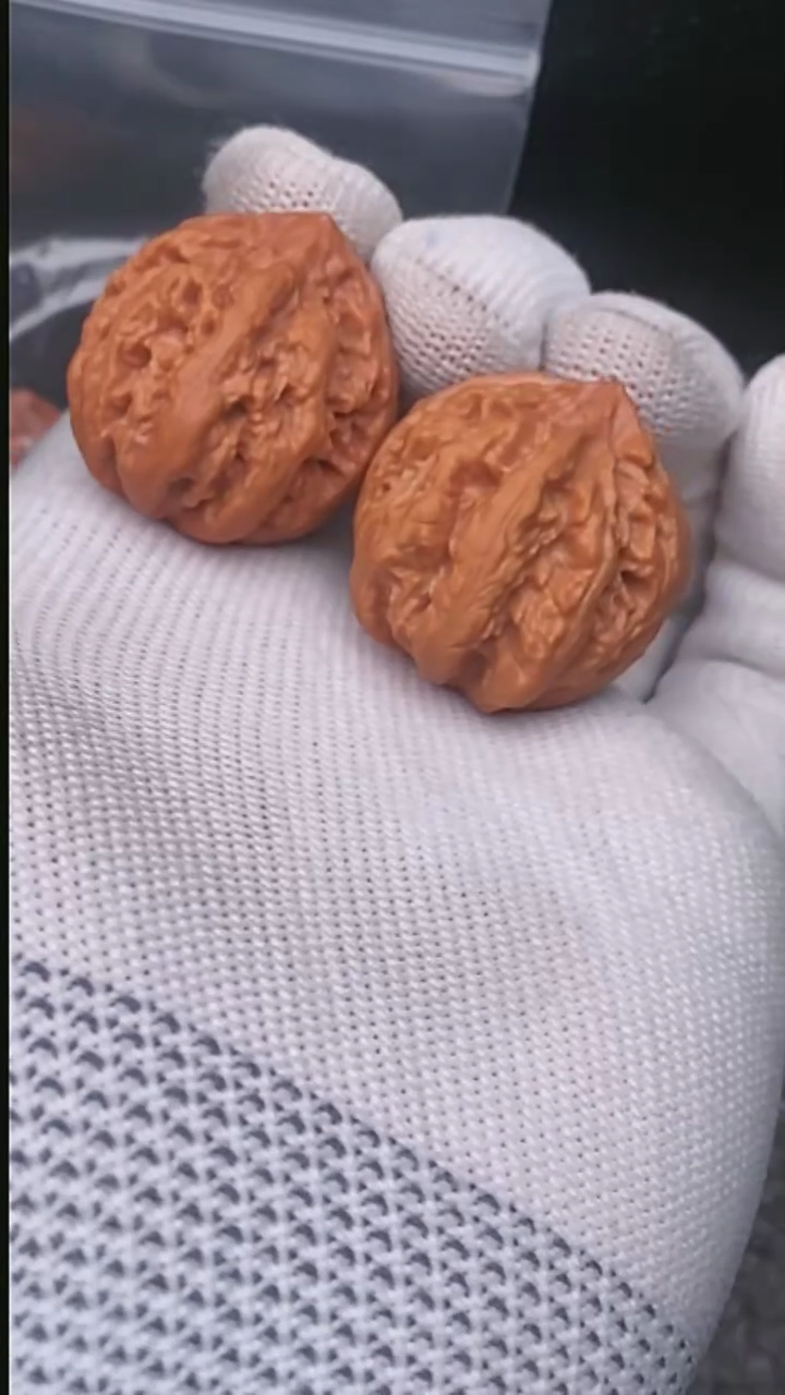 【闪购商品】文玩核桃把件龙筋