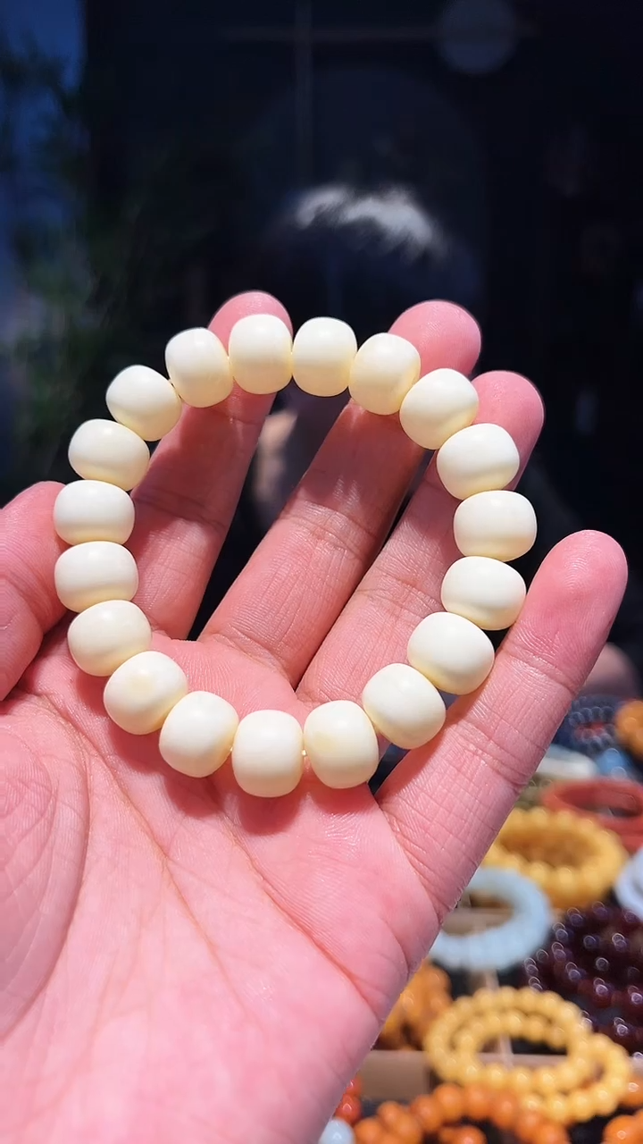 【闪购商品】蜜蜡手串未镶嵌13+单圈