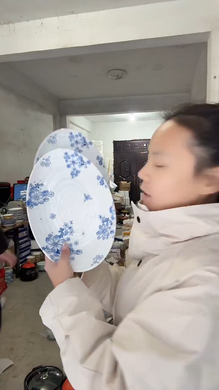 两个装瓷器的东西2个装瓷器的东西