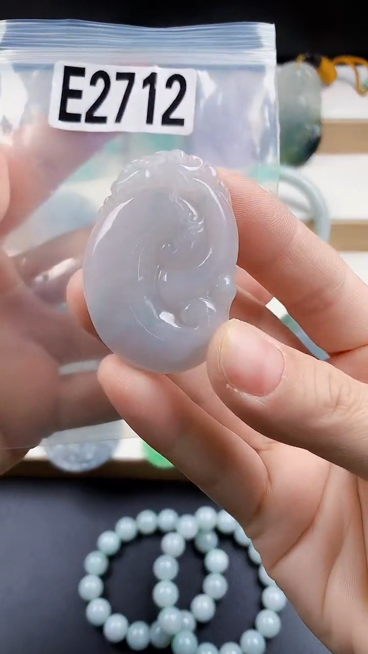 颈饰未镶嵌翡翠天然翡翠吊坠挂件