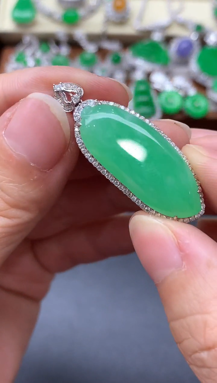 颈饰18K金镶嵌翡翠619-中国好珍宝