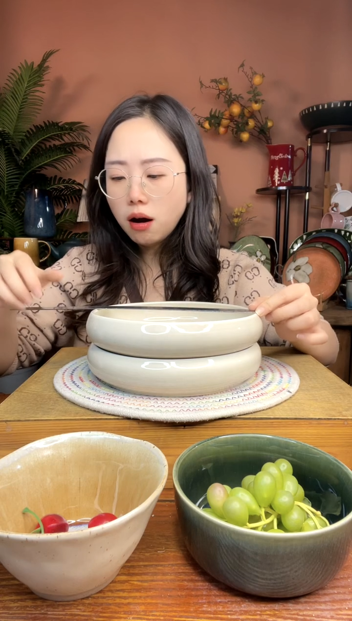 陶瓷8.5英寸乳白色啵啵深盘 2件 微瑕疵
