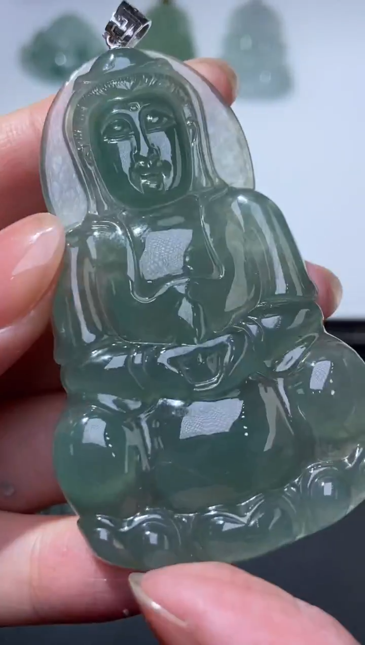 18K金镶嵌挂件翡翠377391  多人 多样性发一件