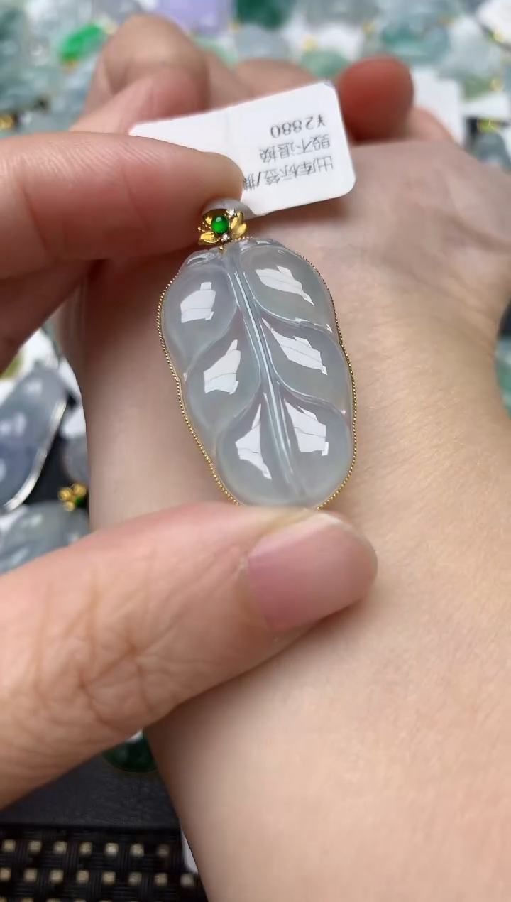 颈饰18K金镶嵌翡翠天然缅甸A货翡翠