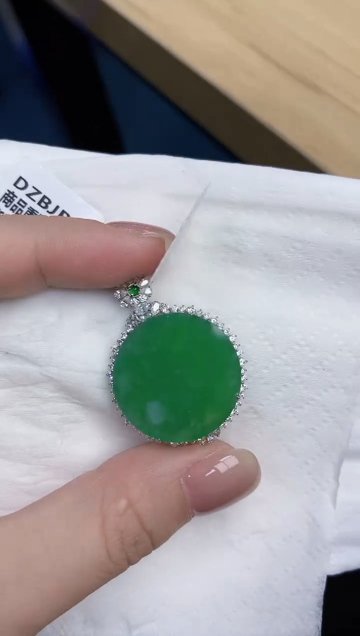 【闪购商品】翡翠颈饰18K金镶嵌天然缅甸翡翠A货