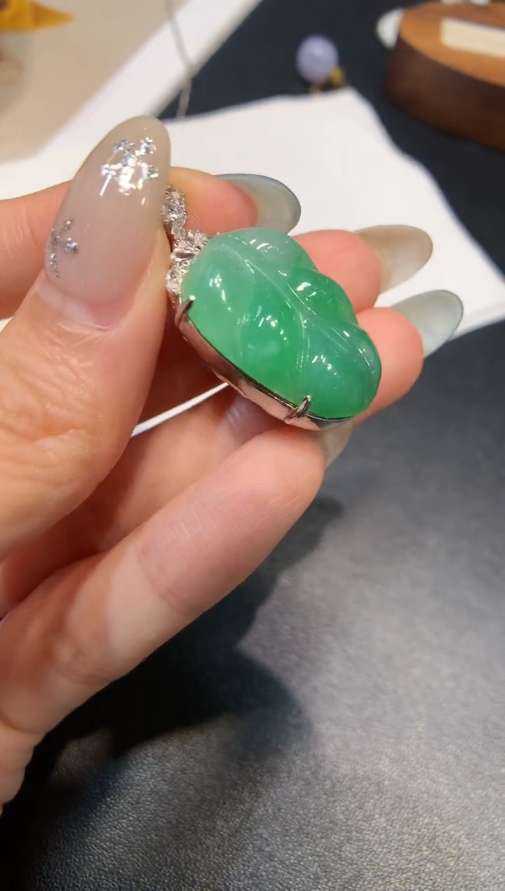 颈饰银S925镶嵌翡翠叶子