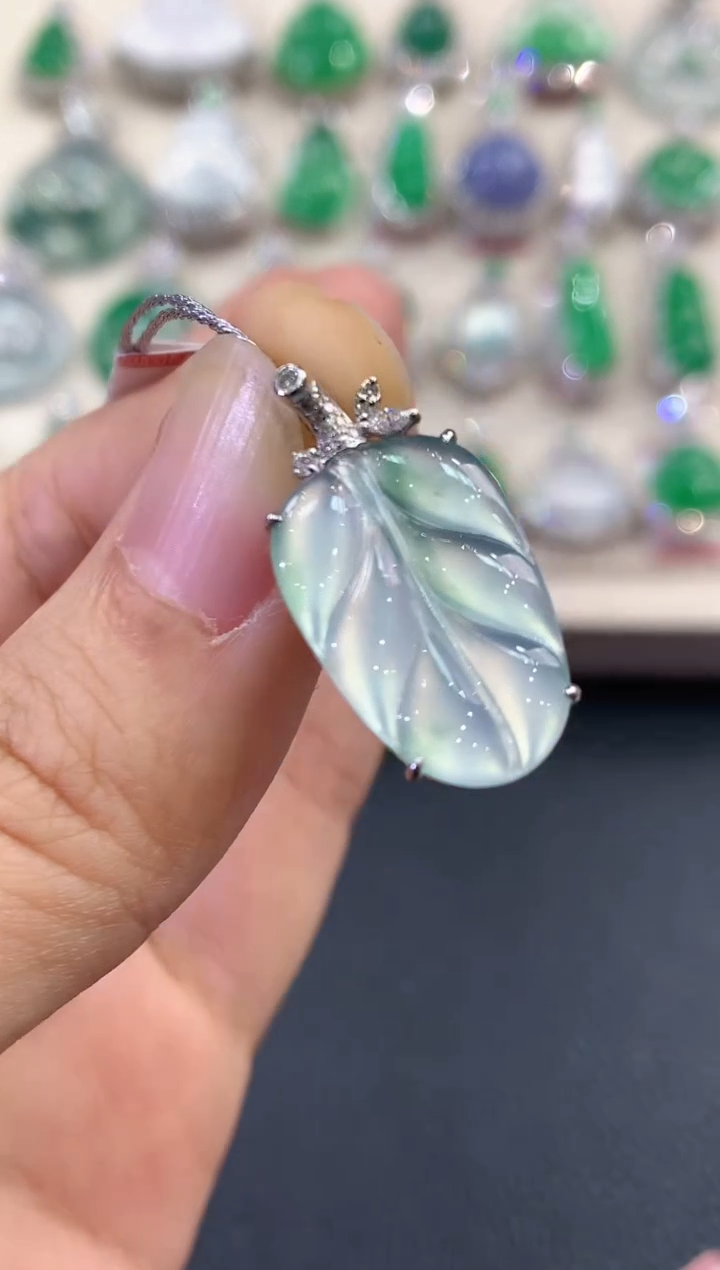 【闪购商品】翡翠吊坠(不含链)18K金镶嵌B40  