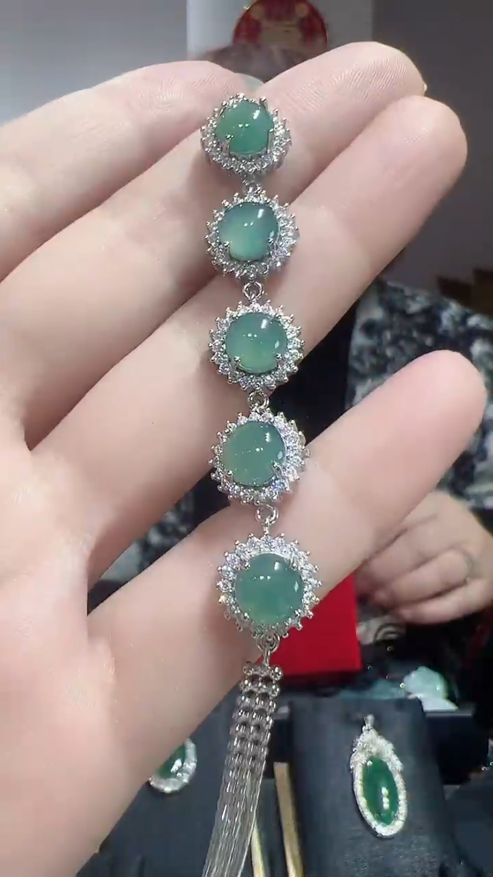 未镶嵌手链翡翠2025122612