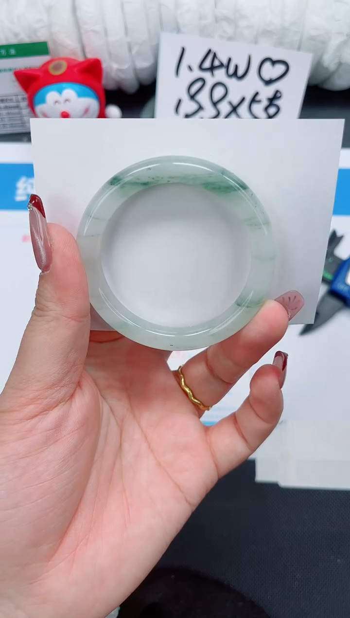 【闪购商品】石英质玉手镯未镶嵌100