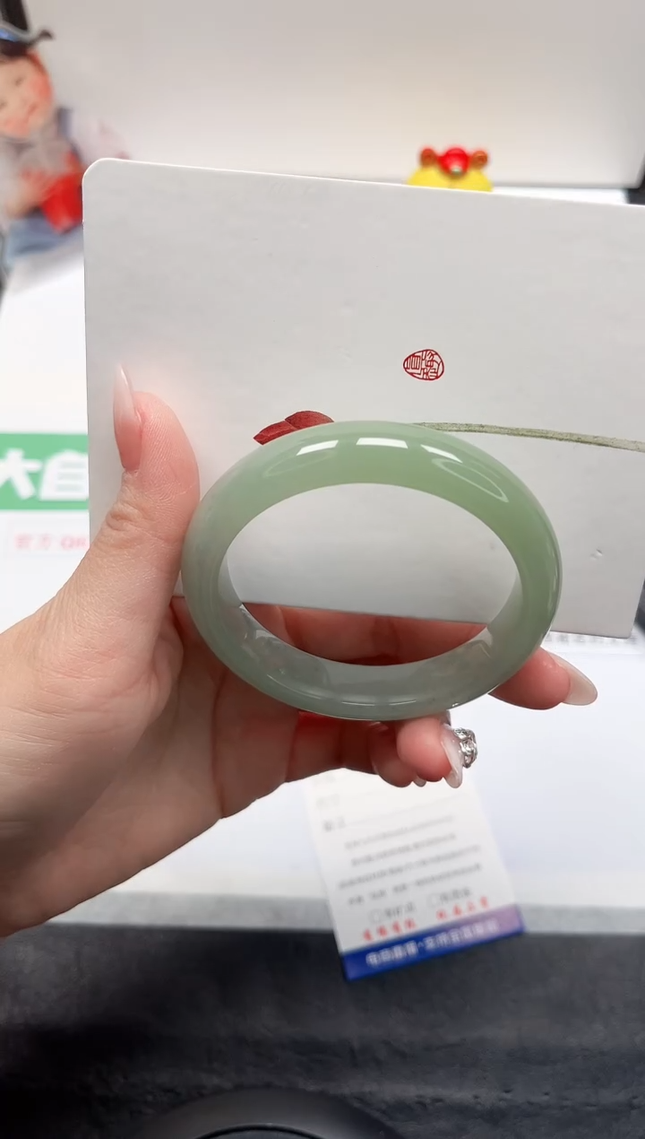 【闪购商品】石英质玉手镯未镶嵌169-57.5