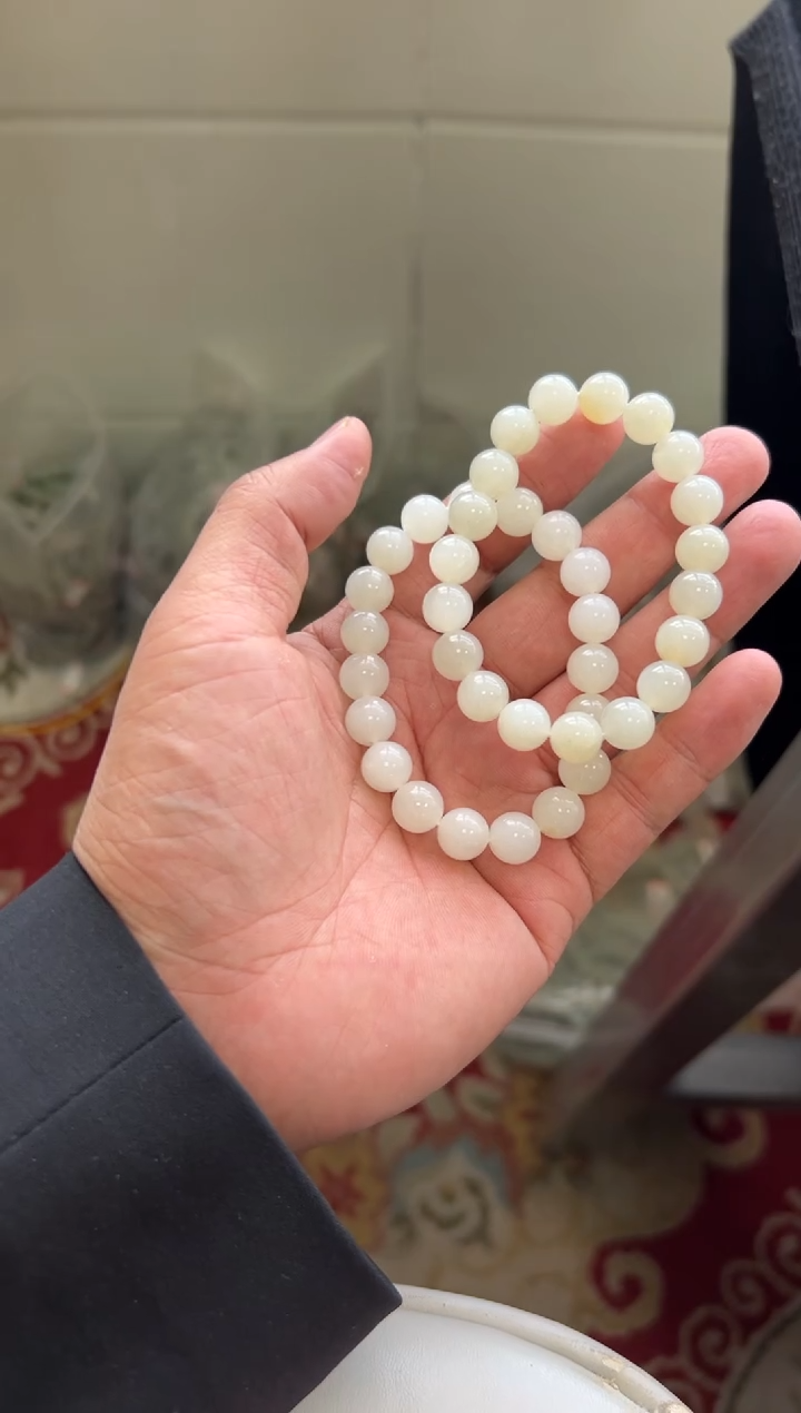 未镶嵌和田玉手串且末金山微色差卡10 P
