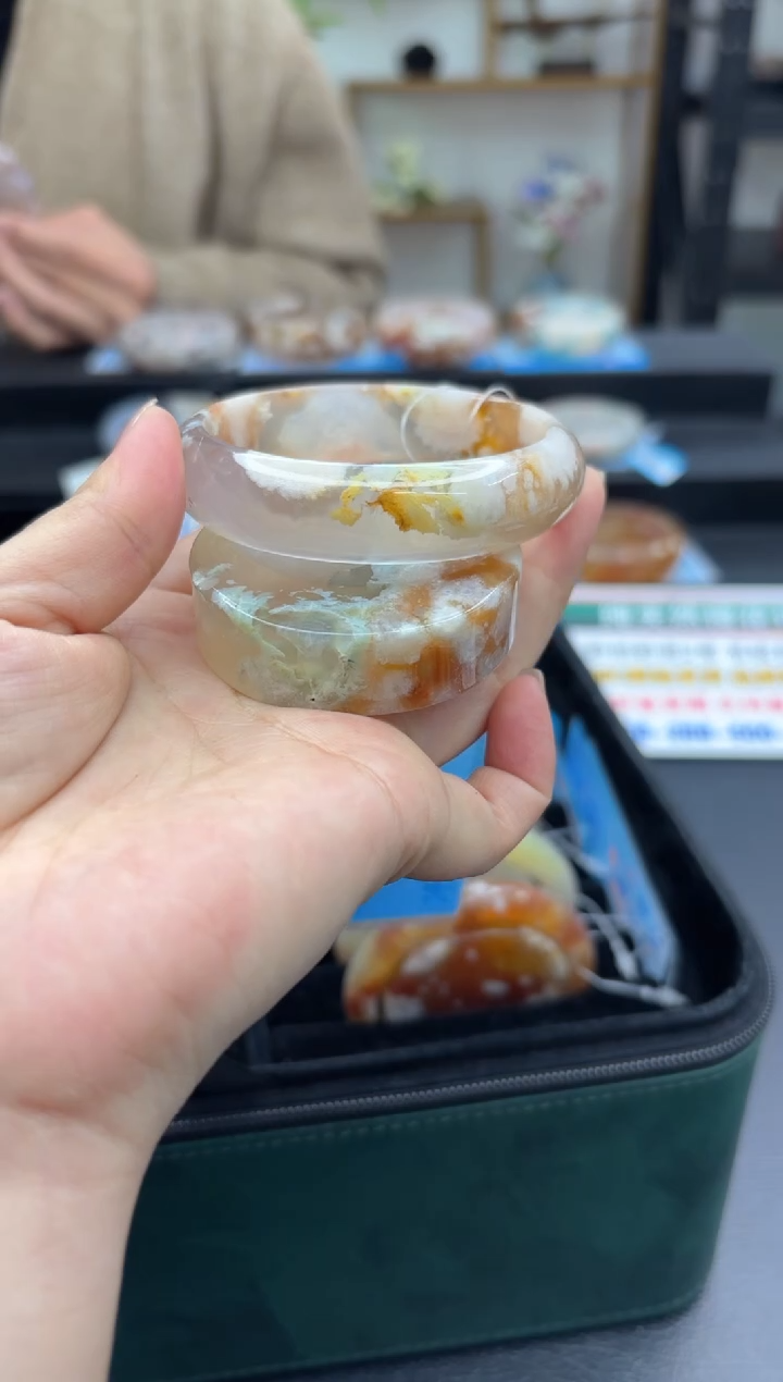 【闪购商品】石英质玉手镯未镶嵌C164(56圈赠送镯心)