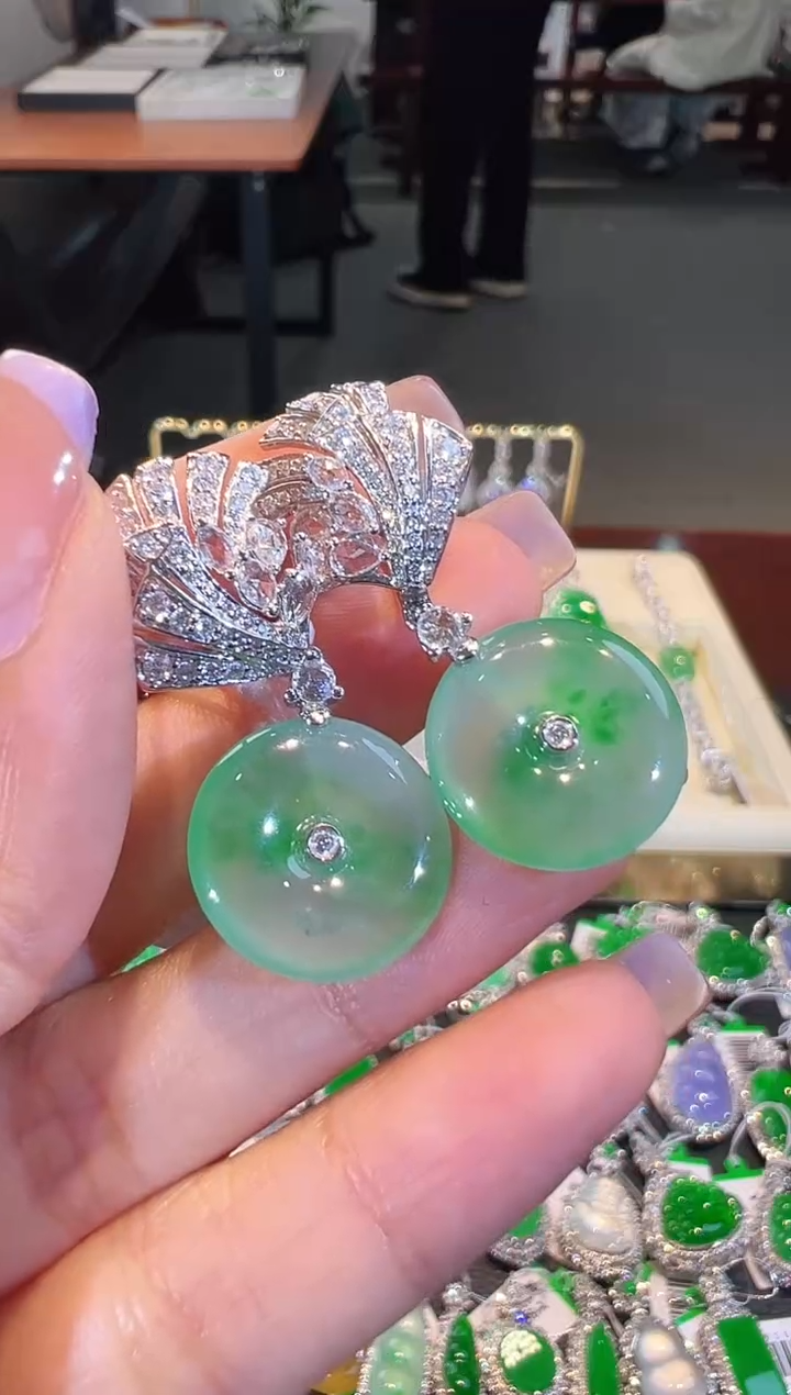 【闪购商品】翡翠耳饰18K金镶嵌翡翠