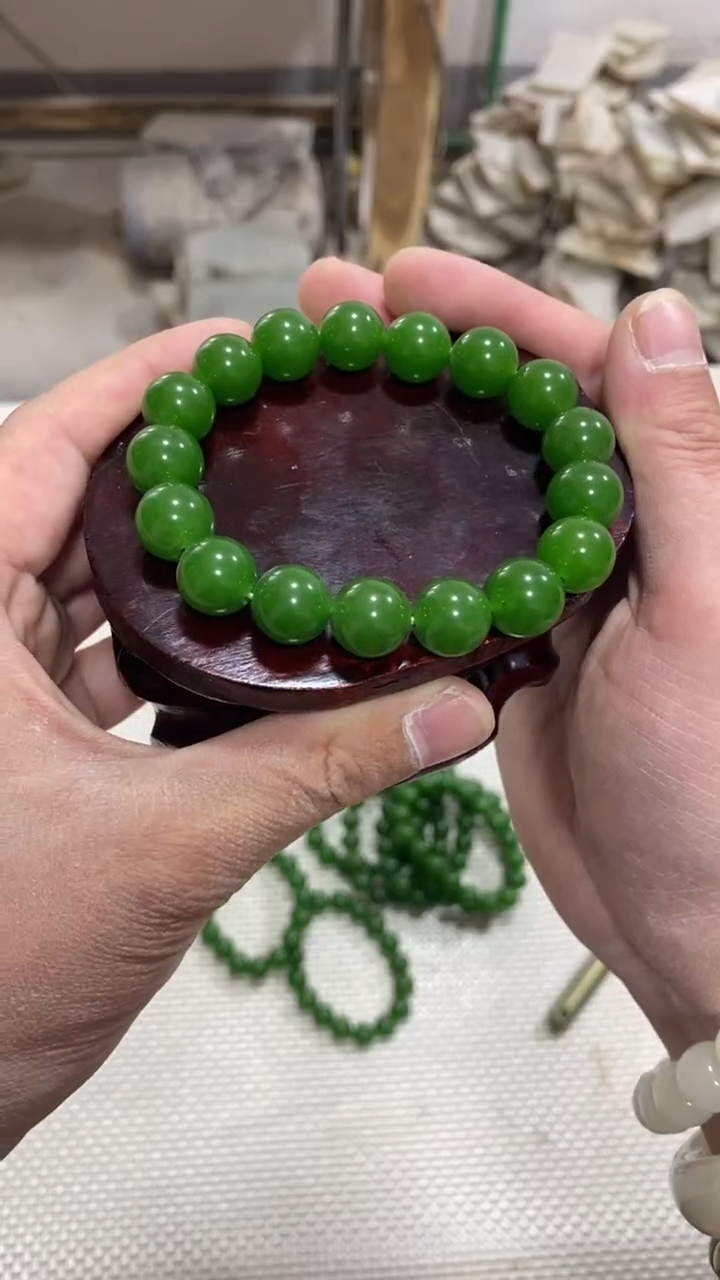 碧绿卡12MM圆串精美大气