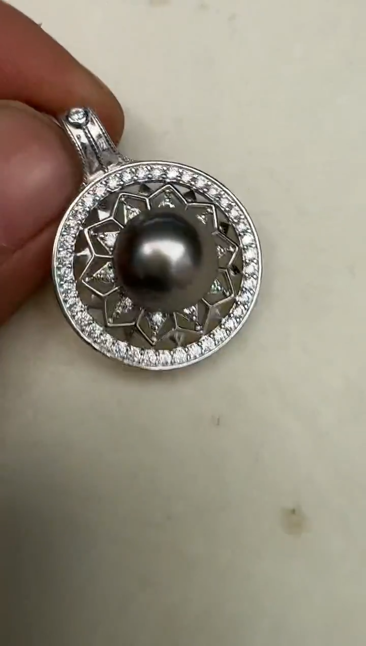 颈饰银S925镶嵌海水珍珠吊坠