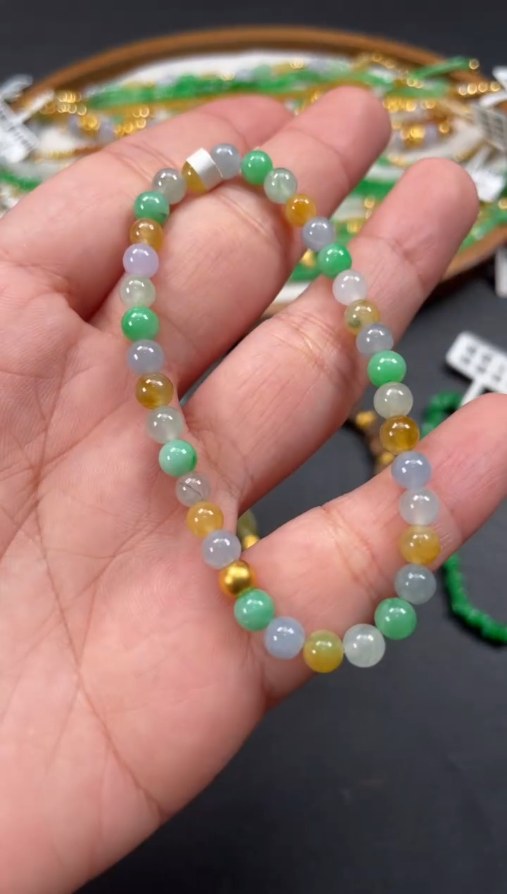 套链足金镶嵌翡翠一个   P119