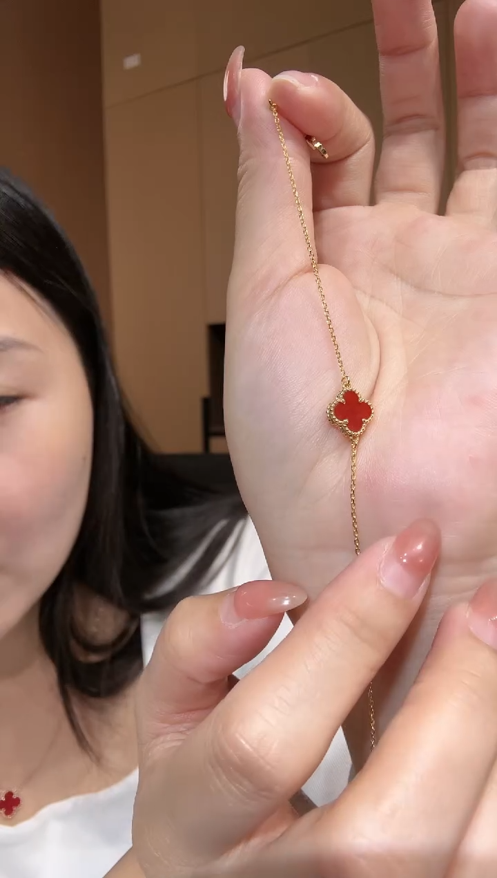 【闪购商品】玛瑙/玉髓手链18K金镶嵌红色k黄，小号单花手链GHJ