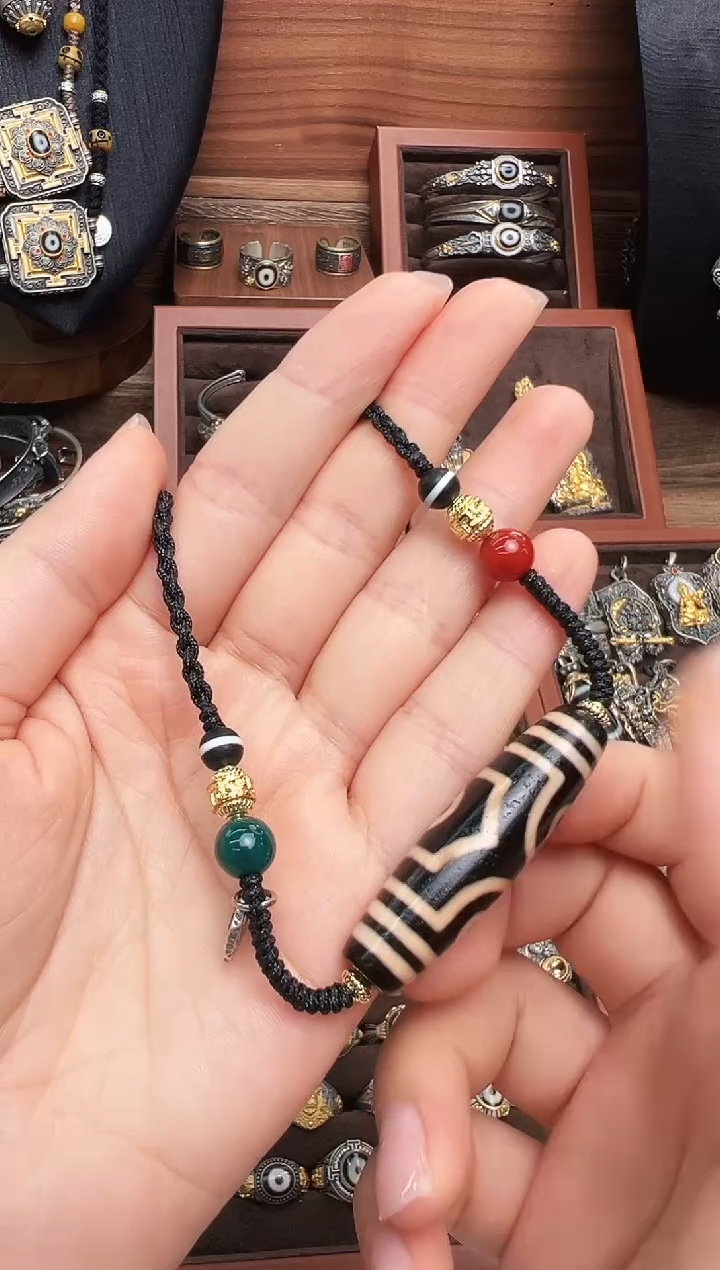 无非金属藏式三眼横珠项链