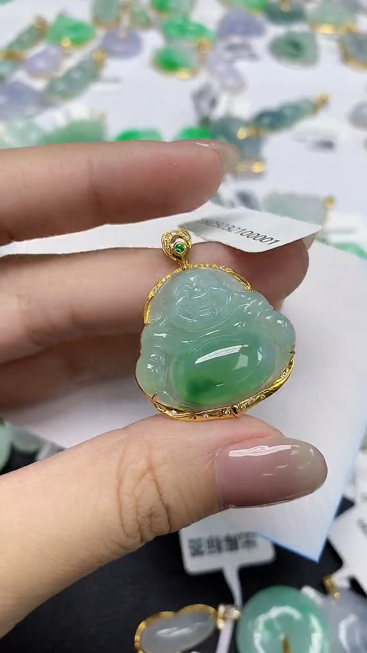 翡翠18K金镶嵌颈饰天然缅甸翡翠A货