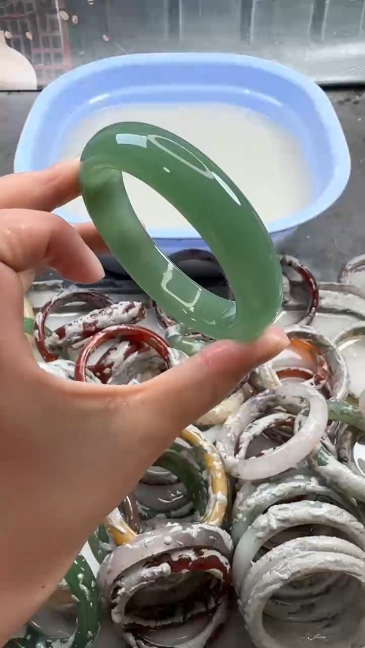 【闪购商品】石英质玉手镯未镶嵌66