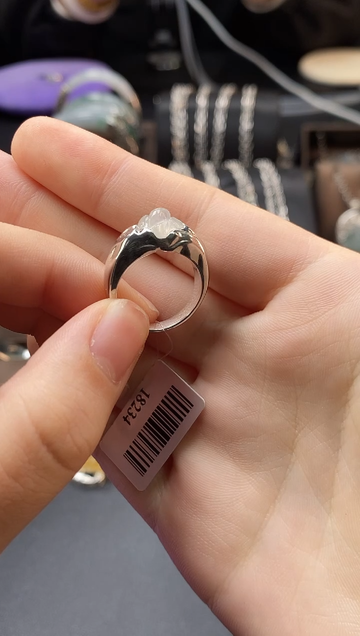 颈饰银S925镶嵌翡翠18234