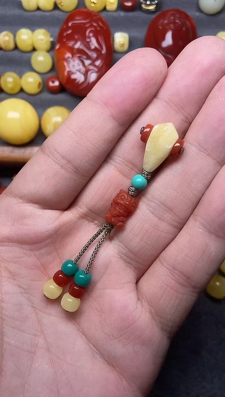 蜜蜡未镶嵌珠宝奇石  