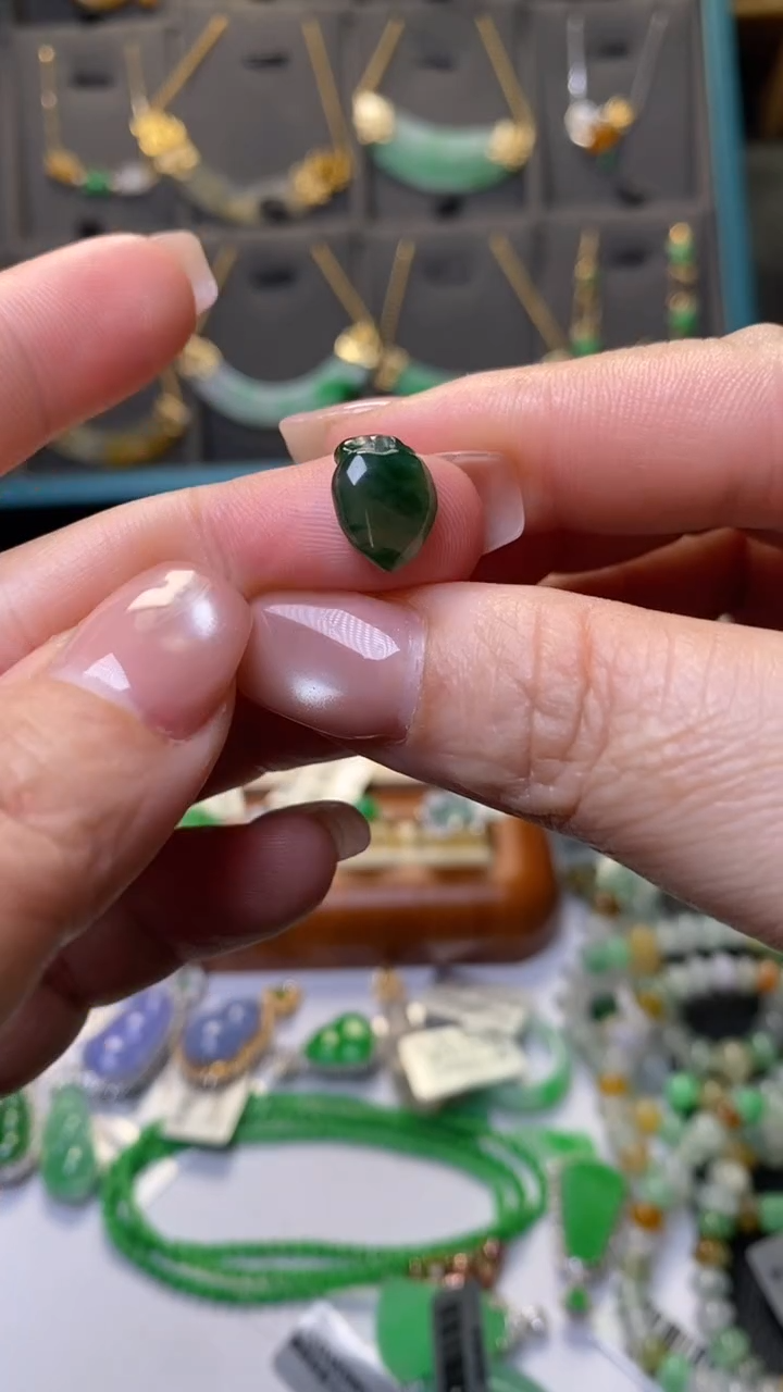 颈饰未镶嵌翡翠净货35806