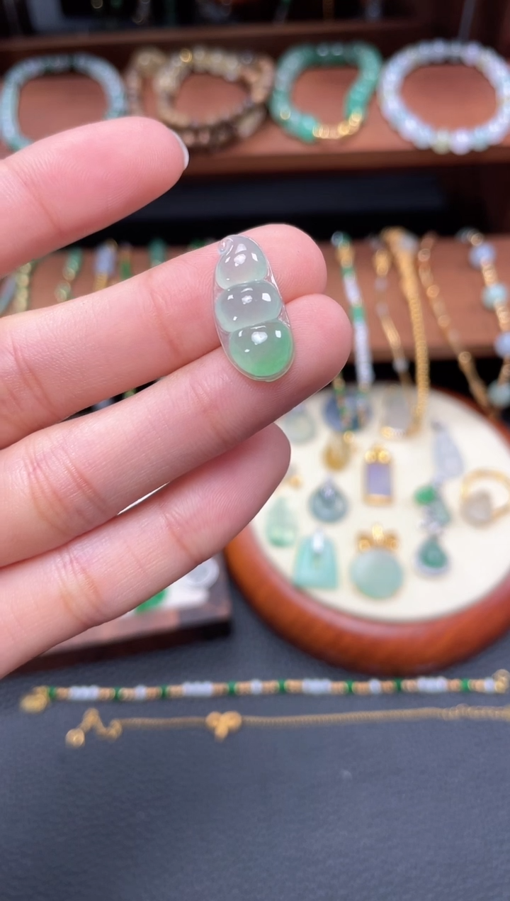 【闪购商品】翡翠吊坠(不含链)未镶嵌一个  JK623