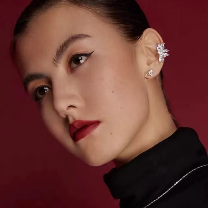 铜合金莫桑石耳饰 Boonlai 高级设计感镶钻羽毛耳挂女