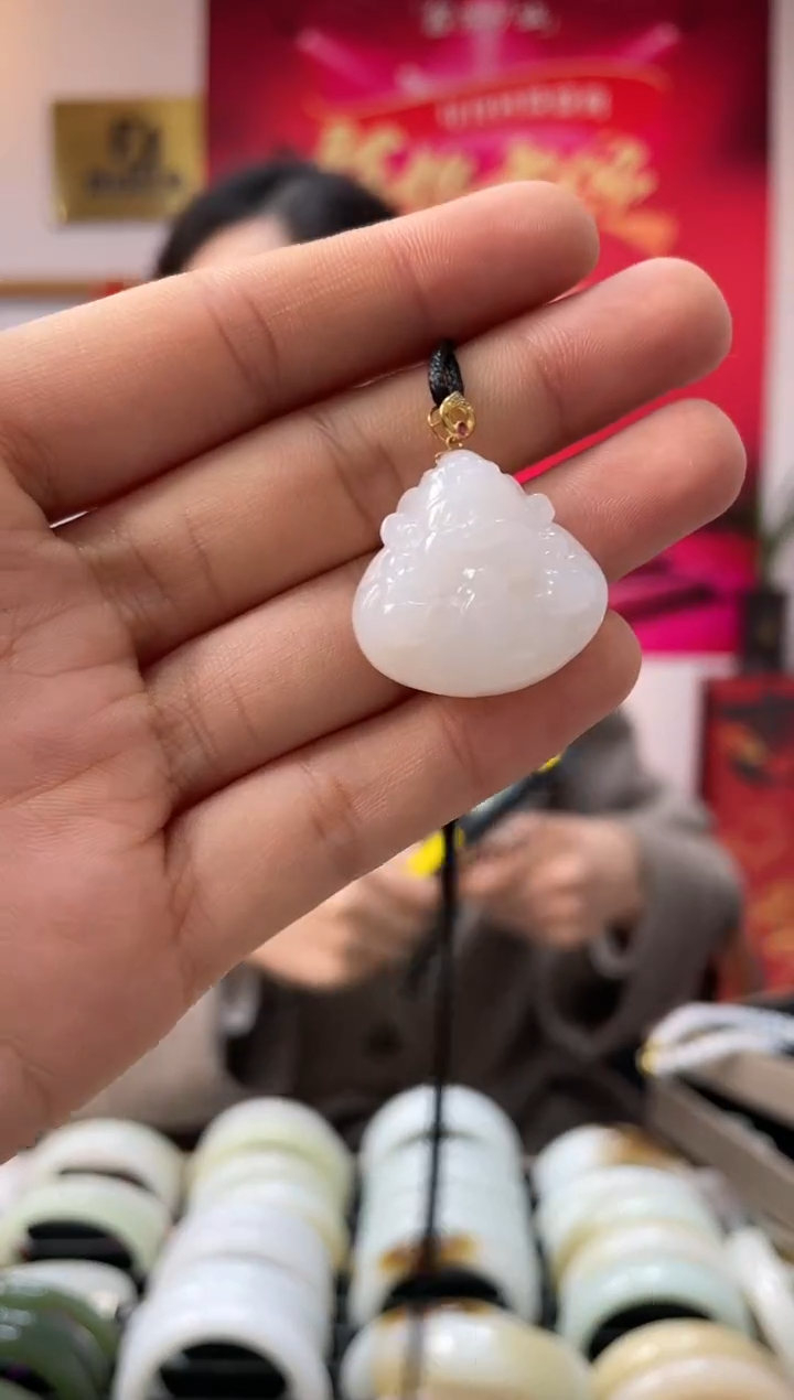 【闪购商品】和田玉颈饰18K金镶嵌财神发一件