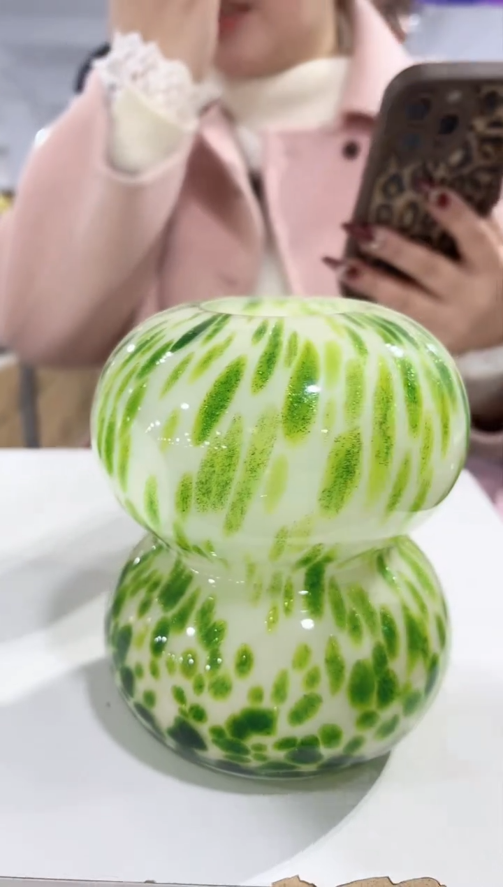 【闪购商品】玻璃XX-绿葫芦花瓶