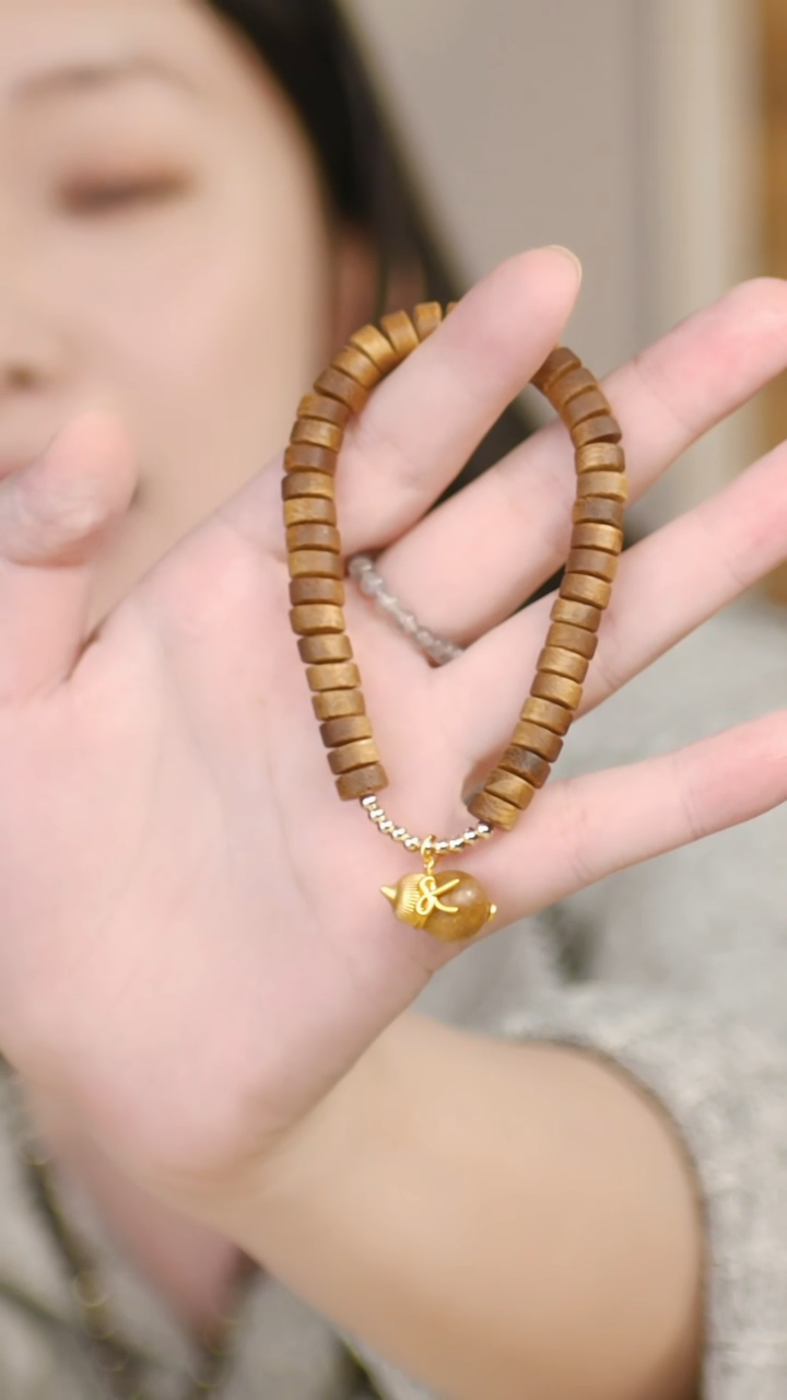 (富森红土沉0.7片片珠+葫芦)