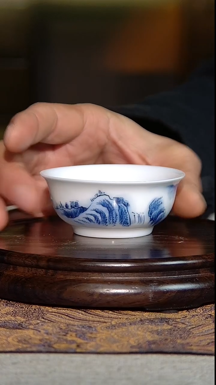 景德镇全手绘高温青花山水（微瑕）