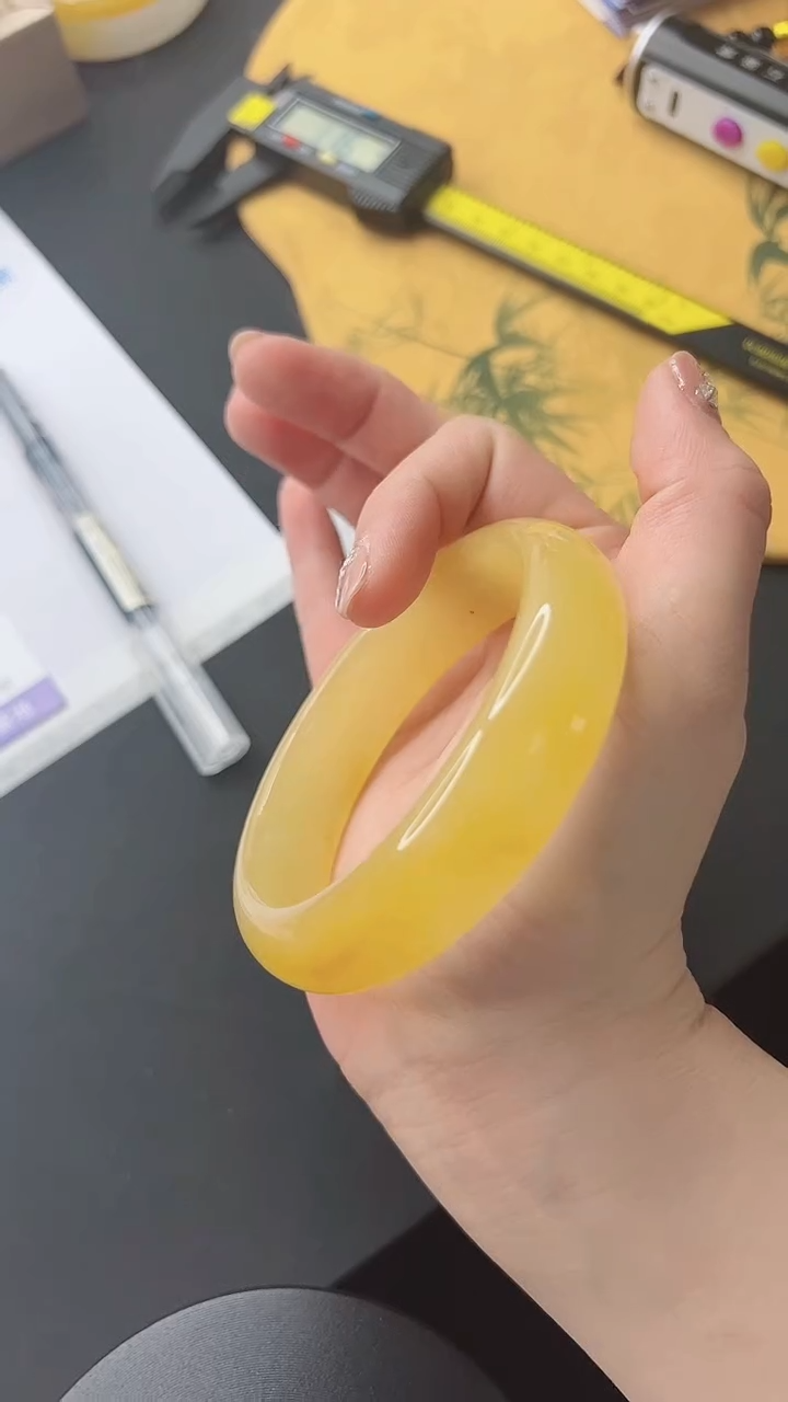 【闪购商品】石英质玉手镯未镶嵌335-62-63