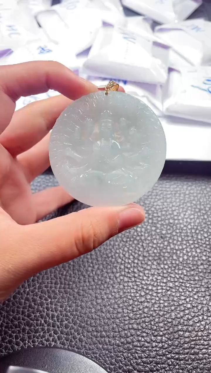 颈饰18K金镶嵌翡翠00007720